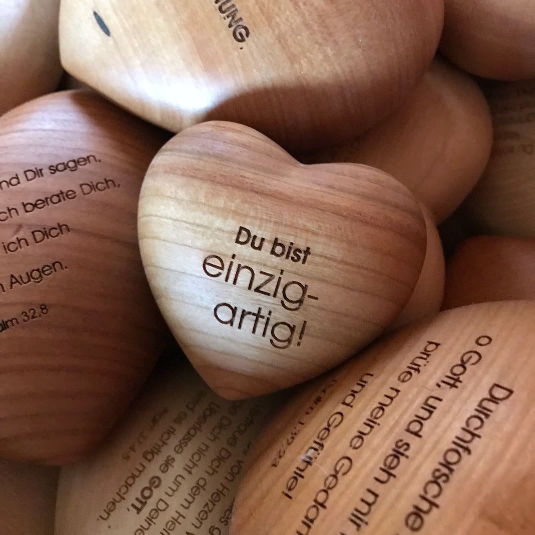 Thankgoods wooden heart You are unique!